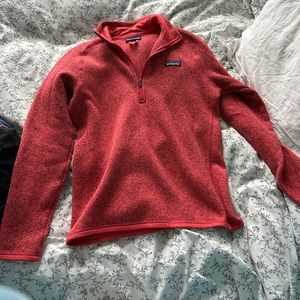 Patagonia half zip reddish color size medium ❤️